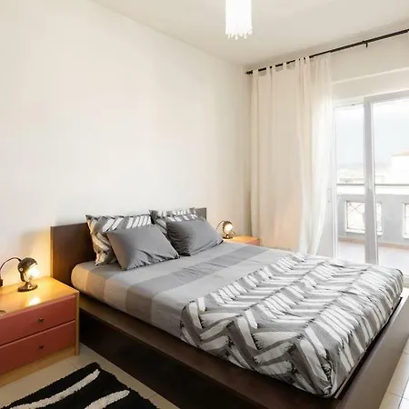 νew Top Floor With Private Parking Apartment